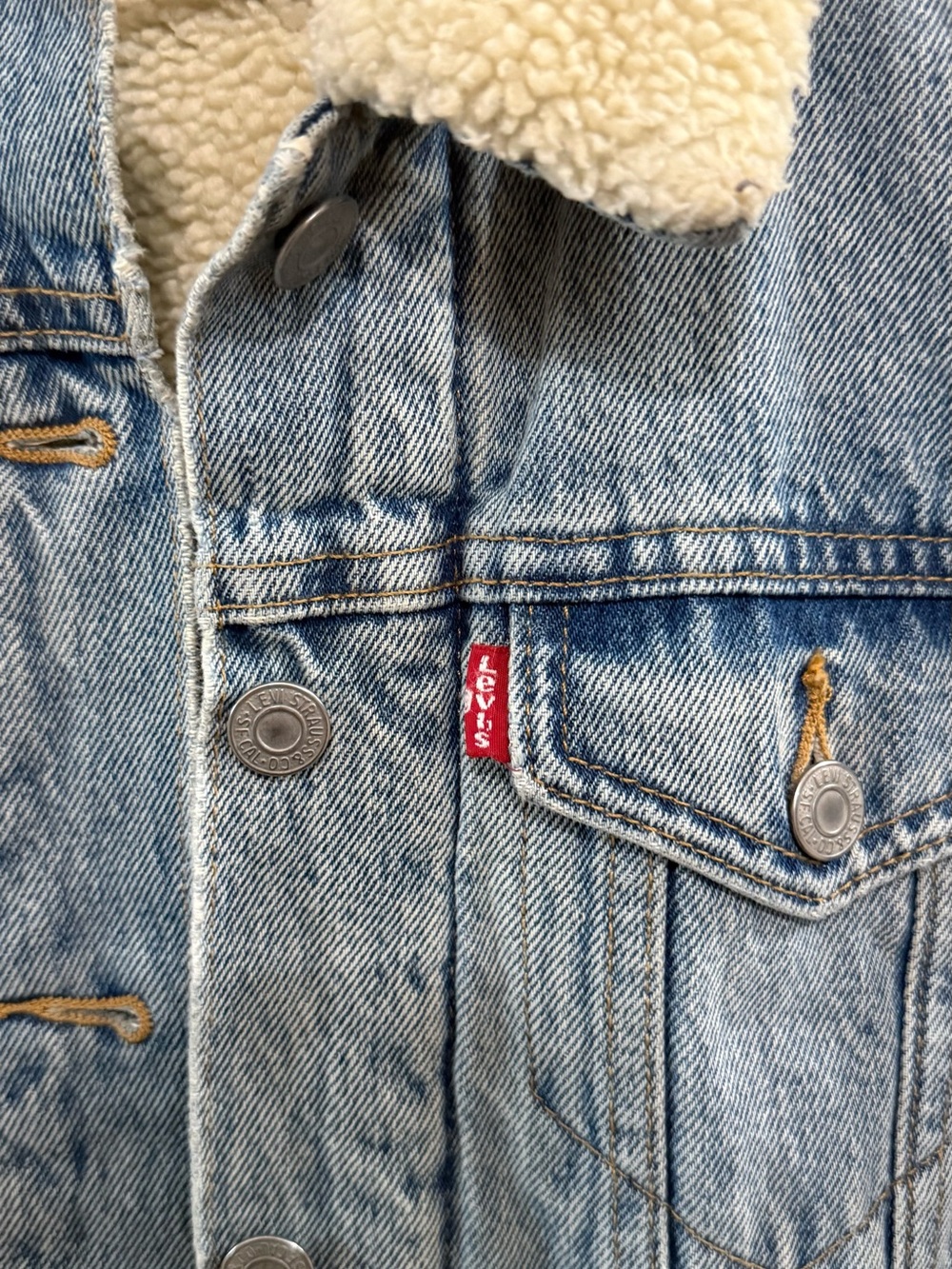 Levi's Light Blue Denim Jacket with Cream Sherpa Collar - Picture 2 of 4